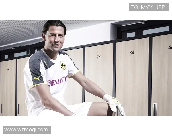 足球明星时尚穿搭壁纸精选展现运动与潮流的完美结合